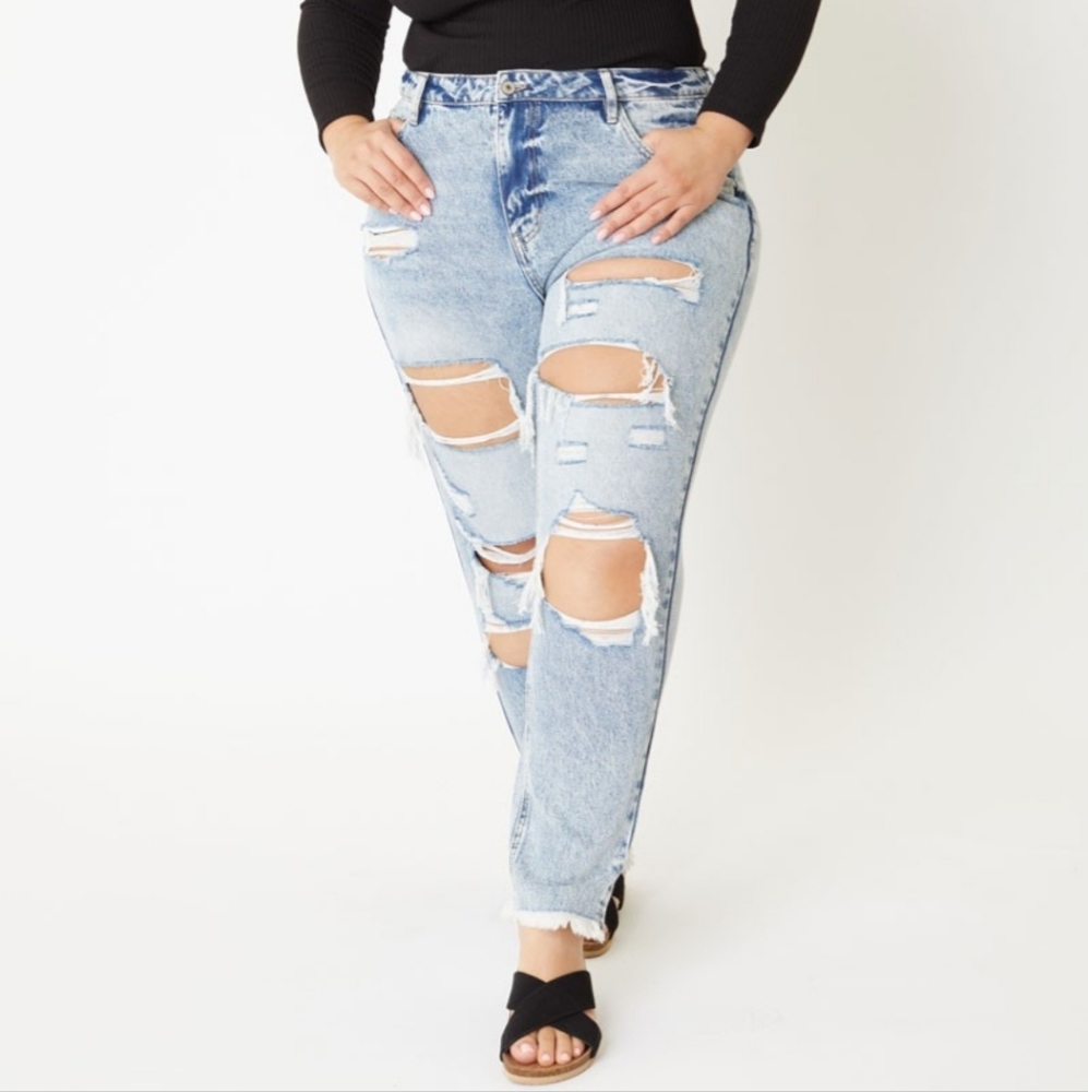 Kancan Distressed High Rise Skinny NWT